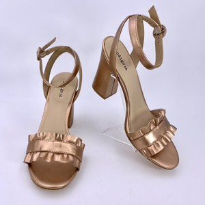 INDIGO RD. 9.5M SANDIE2 METALLIC GOLD 4 IN. BLOCK HEELS CRISS-CROSS ANKLE STRAP